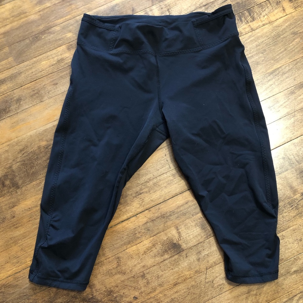 Ladies Lululemon Crops